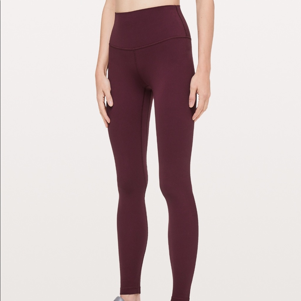 Lulu Lemon Wunder Unders in Maroon